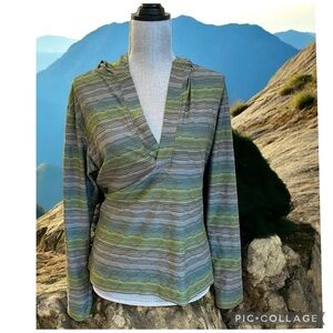 LUCY PERFORMANCE GREEN STRIPED HOODIE PULLOVER DEEP V-NECK